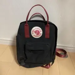 Fjallraven Kanken 배낭 블랙×와인 레드