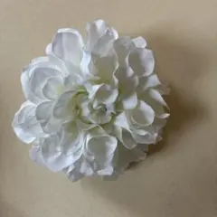 ホワイト コサージュ クリップ式