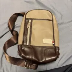 D.KELLY ボディバッグ ショルダーバッグ最安値‼️