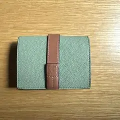 ロエベ 三つ折り財布 トライフォールドウォレット アナグラム レザーのサムネイル