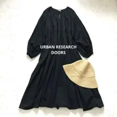 人気✨アーバンリサーチドアーズ　コットンボイル ギャザーワンピース ブラック
