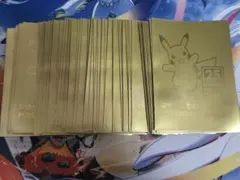 ポケモンカード 25周年記念 デッキシールド ピカチュウ ゴールドのサムネイル