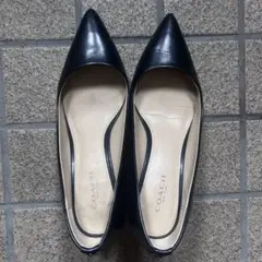 COACH ブラック ポインテッドトゥパンプス
