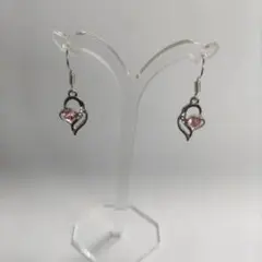 ハンドメイドハート型ピアス シルバーとピンク㉜