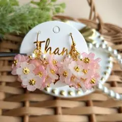 ✦New✦春舞う❀桜ピンク❀小粒パール✽華やか✽こんもりかわいい♡ピアス