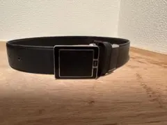 Yves Saint Laurent ブラックレザーベルト