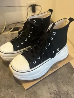 厚底ハイカットスニーカー