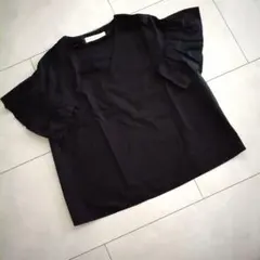 SENSE OF PLACE ブラックVネックトップス