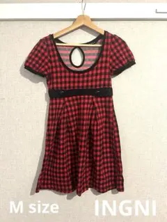 パフスリーブ　赤チェックワンピース