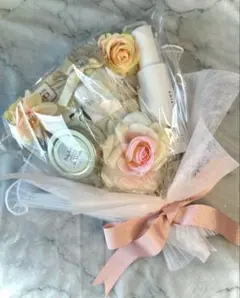 コスメブーケ【Refa/SHIRO】豪華5点｜誕生日/結婚式/ギフト ※展示品 m44374917324_1.jpg?1736916413