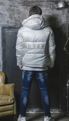 アダムスジャグラー限定 ホワイト ダウンジャケット size M 美品