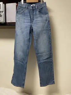 UNIQLO レギュラーフィットストレートハイライズジーンズ