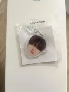 treasure カプセルトイ　喜怒哀楽顔アクキー　ジェヒョク