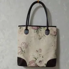 美品。　LAURA ASHLEY。 花柄 トートバッグ キャンバス地×レザー調