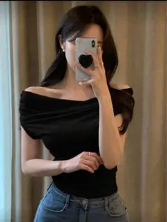 オフショルダー黒トップス JP-S(S)