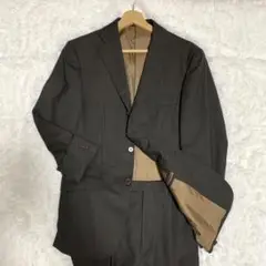 THE SUIT COMPANY