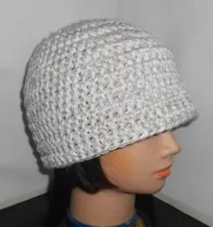 ℳ・ライトグレー系・クラッシャーハット・男女兼用・ハンドメイド手編