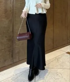 anuans サテンナロースカート