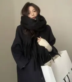 ブラック　フリンジ付き 大判マフラー　黒　レディース　ふわふわ　ボリューム