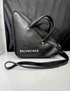 バレンシアガ　31 トライアングル　ダッフル　ハンドバック　BALENCIAGAのサムネイル