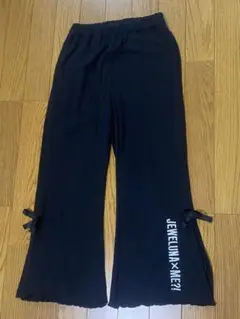 黒パンツ　スリット入り　140