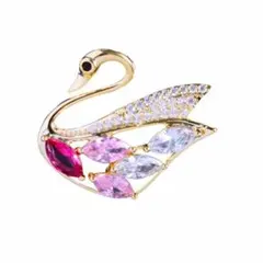 [新品・未使用]ブローチ白鳥キラキラピンク小さめ大人可愛い上品カジュアル秋冬