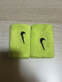2025年最新】nike リストバンド グリーンの人気アイテム - メルカリ
