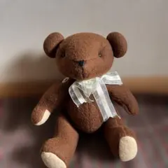 フェルト製茶色クマぬいぐるみ
