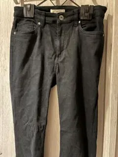 H&M ブラック デニムパンツ ストレッチのサムネイル