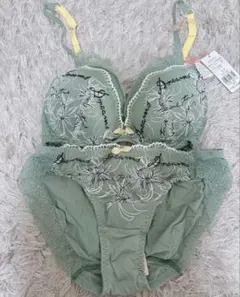 【新品未使用】夢見るブラジャーショーツセット　アモスタイル定価5000円