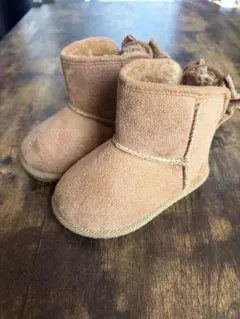 【14cm】リボン付き ムートン風ブーツ