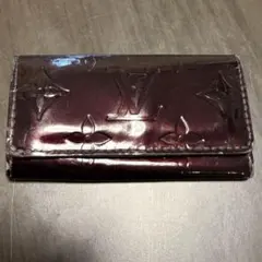 LOUIS VUITTONモノグラムヴェルニ ミュルティクレアマラント レザー