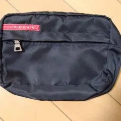 プラダスポーツ⭐️軽量防水ロールトップショルダーバッグ プラダスポーツ⭐️軽量防水ロールトップショルダーバッグ - メルカリ