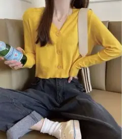 イエロー 長袖カーディガン 4つボタン Vネック ショート丈 黄色