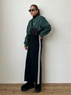 美品⭐︎トランク88 サイドラインスカートのサムネイル