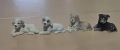 犬のフィギュア 4体セット