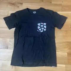 UNIQLO UT KAWS Tシャツ 黒 S 胸ポケット 総柄