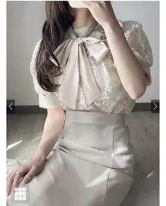 【最終値下げ】ボウタイ付き花柄刺繍オーガンジーブラウス