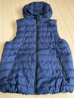 GUネイビー ダウンベスト フード付き　Lサイズ