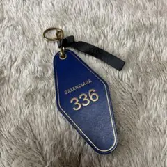 バレンシアガ　ストラップ　キーホルダー　キーリング　青 2026年最新】BALENCIAGA キーリングの人気アイテム - メルカリ
