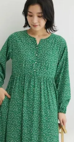 chocol raffine robe ★パールボタン花柄ロングワンピース