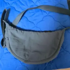 ナイロン ショルダーバッグ グレー