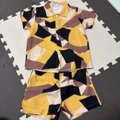 幾何学模様 半袖シャツとショートパンツセット