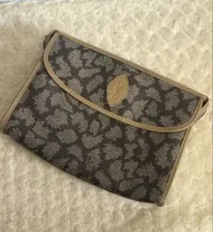 イヴ・サンローラン　YSL ジラフ柄　クラッチバッグのサムネイル