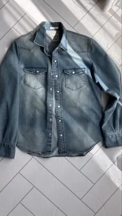 メンズ デニムジャケット　淡いブルー