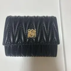 ブラック キルティング 三つ折り財布 アルトローズ