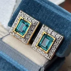 1670ヴィンテージSWAROVSKIエメラルドグリーンガラススクエアイヤリング