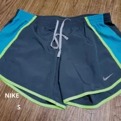 ランニング　ショートパンツ　NIKE　S ブラック