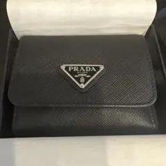 PRADA 三つ折り財布 サフィアーノレザー ブラックのサムネイル
