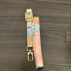 虹色透明ストラップ スヌーピーのキャラクター付き